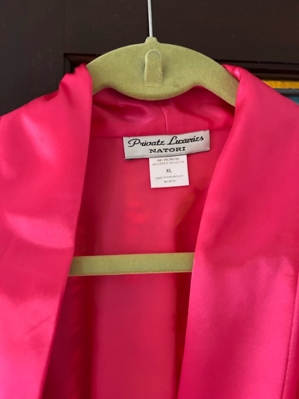 Natori Hot Pink Satin Kimono Robe with White Lace Appliqué - Picture 3 of 3
